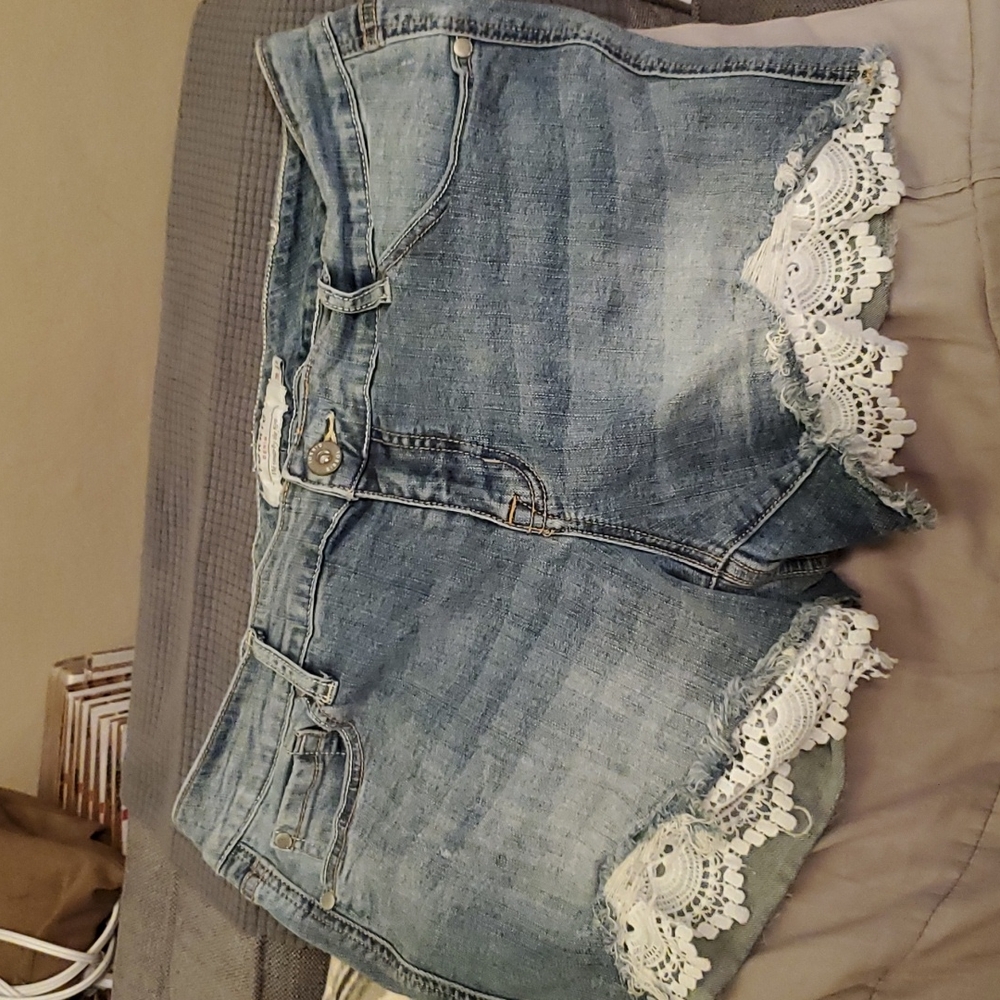 Torrid short shorts with lace front accent